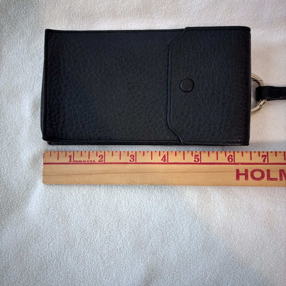 “Izzi” Leather Phone Crossbody - Picture 5 of 10
